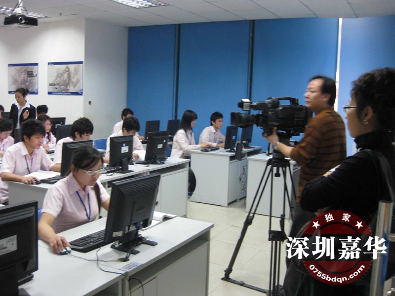CCTV2摄制现场：嘉华学员上课