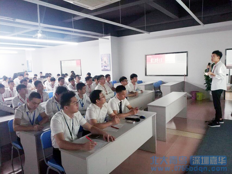 在广东梅州市北大青鸟的学校学UI可以做什么工作